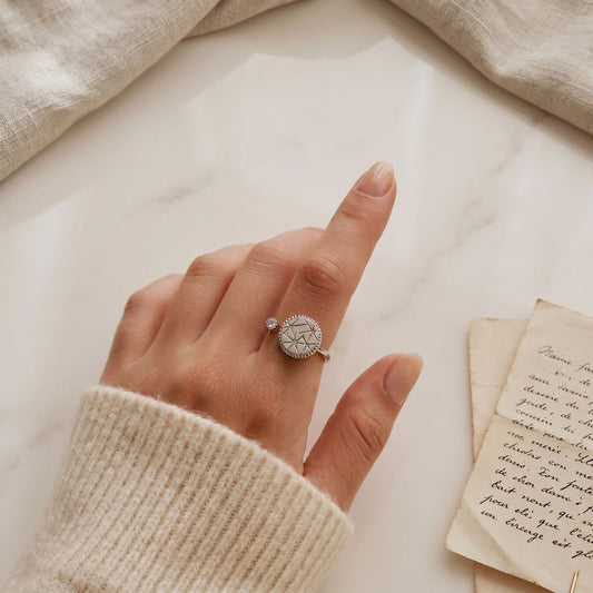 La Chattels Silver Starburst Ring