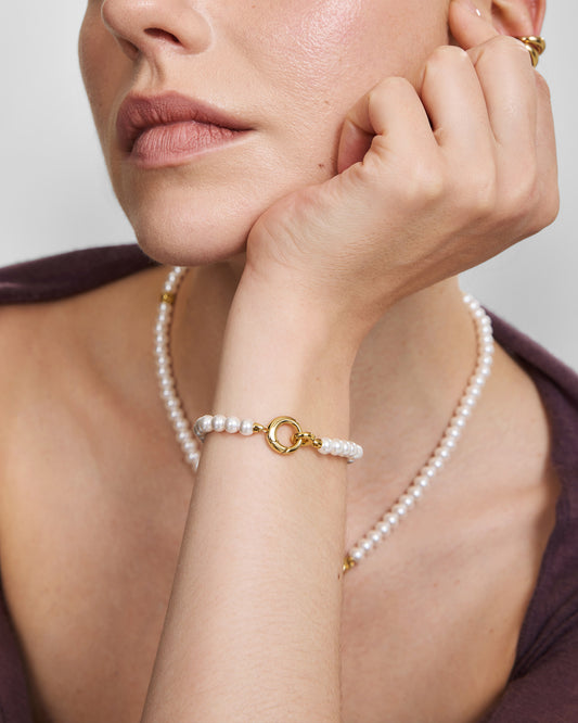 Gold Elegant Shell Pearl Bracelet
